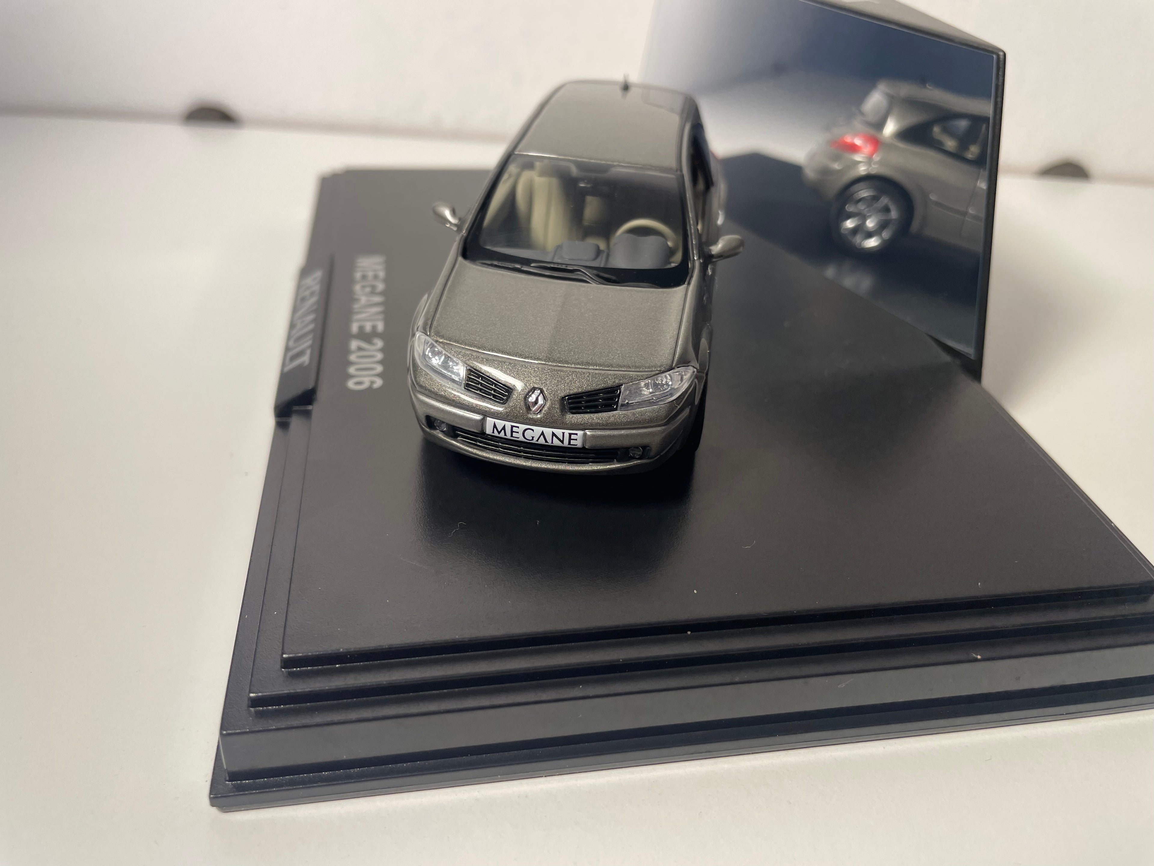 Renault Mégane coupé gréis (gréis Stol) vun 2006 - NOREV - rechteckeg Box (Box Nr. 7)