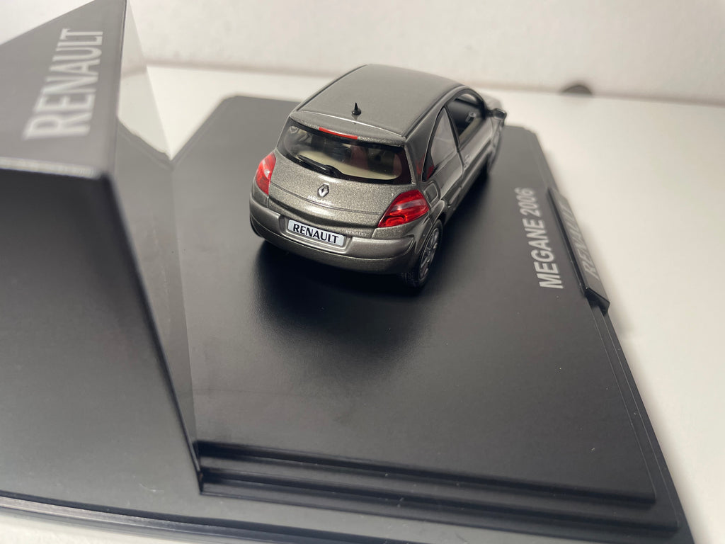 Renault Mégane coupé gréis (gréis Stol) vun 2006 - NOREV - rechteckeg Box (Box Nr. 7)