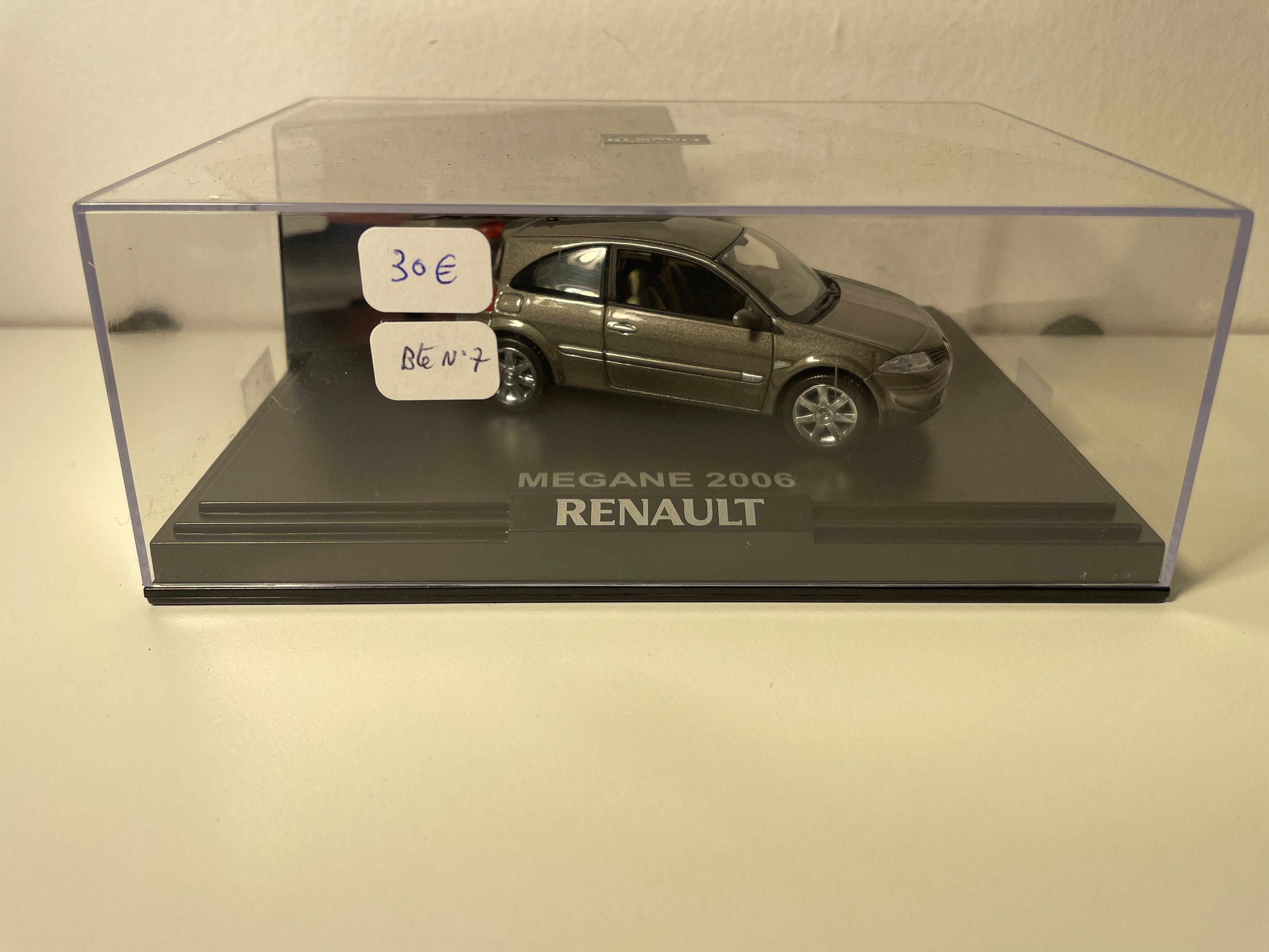 Renault Mégane coupé gréis (gréis Stol) vun 2006 - NOREV - rechteckeg Box (Box Nr. 7)