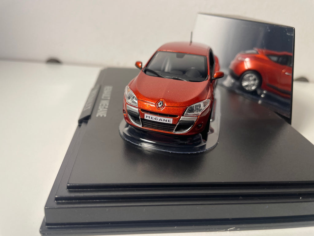 Renault Mégane coupe orange (orange Cayenne) - NOREV - box set rectangular (box N°8)