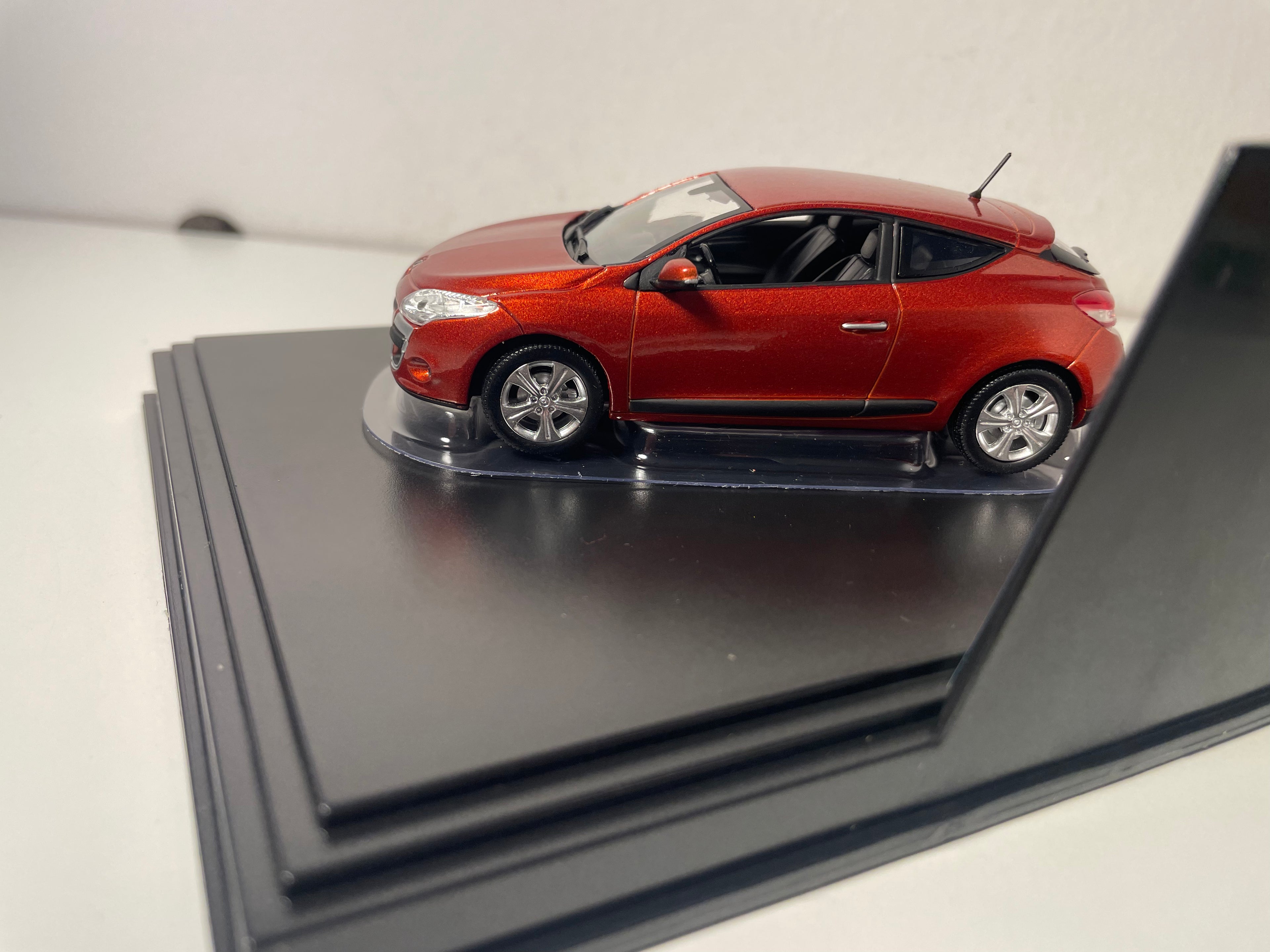 Renault Mégane coupe orange (orange Cayenne) - NOREV - box set rectangular (box N°8)