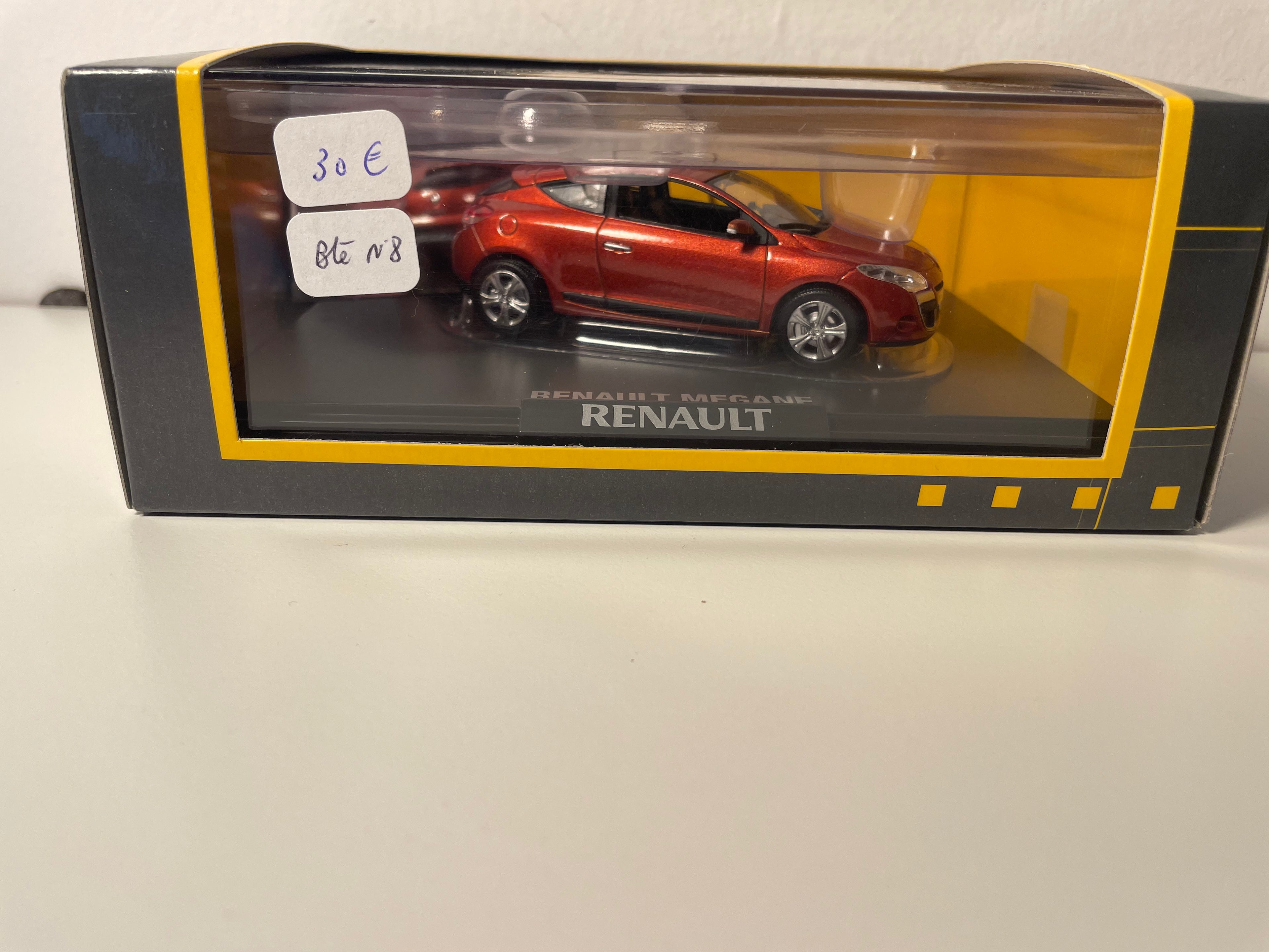 Renault Mégane coupe orange (orange Cayenne) - NOREV - box set rectangular (box N°8)
