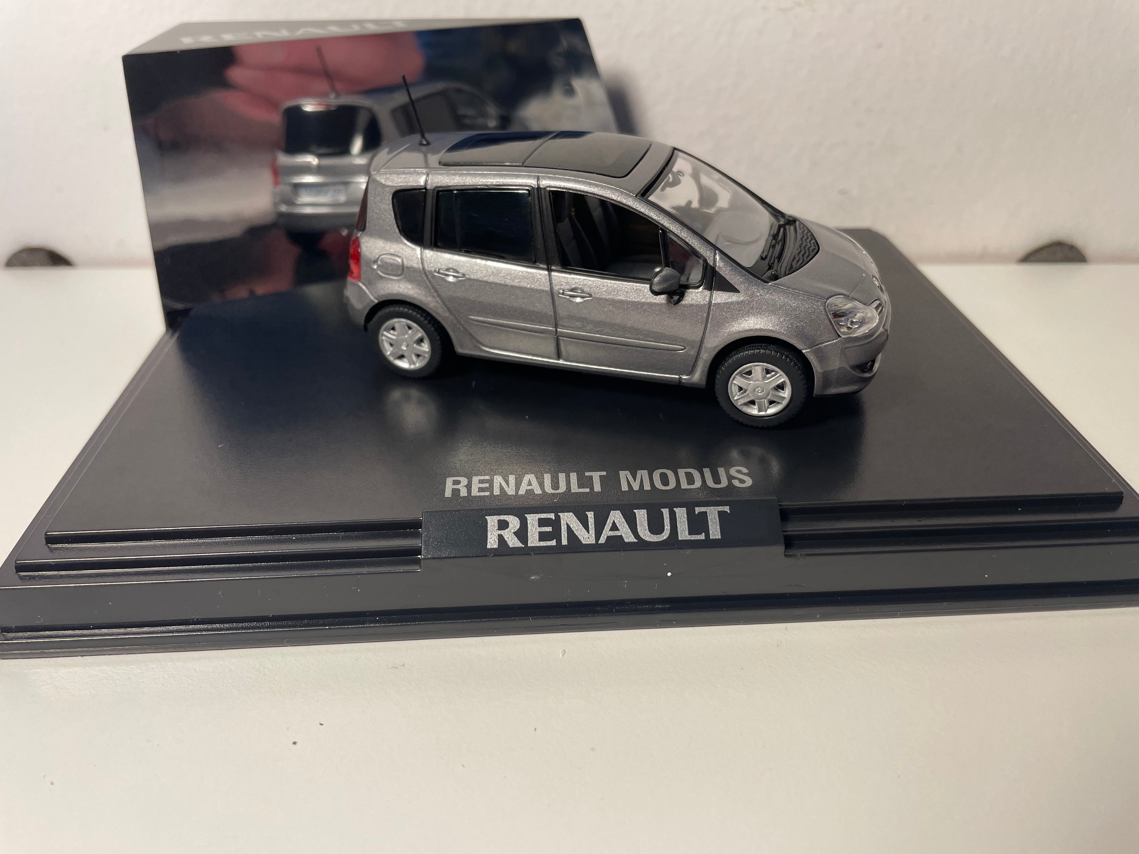 Renault Modus cinza (cinza Cassiopée) - NOREV - conjunto de caixa retangular (caixa n.º 11)