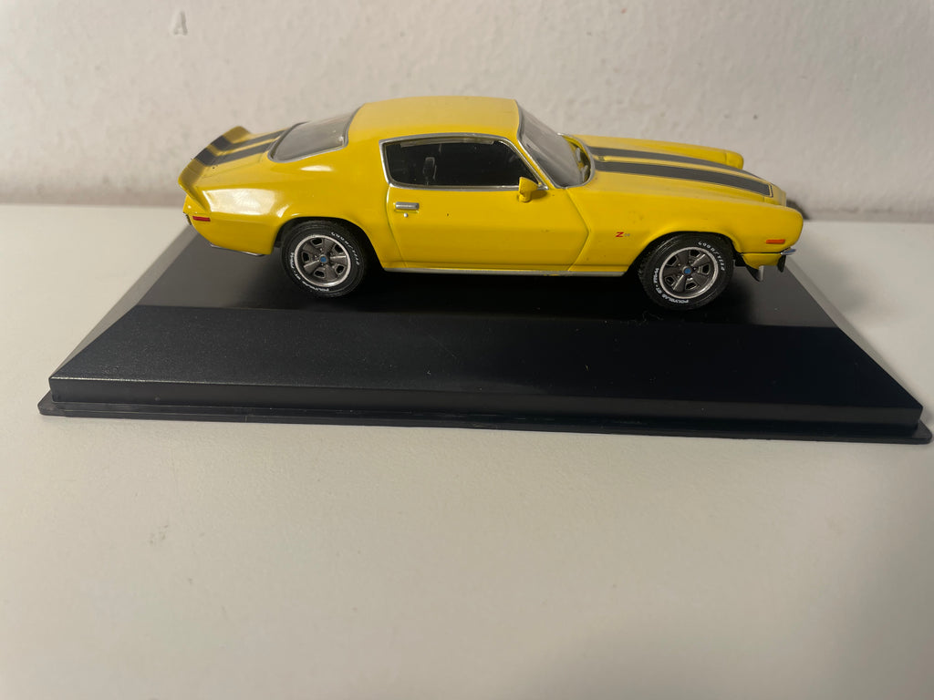 1970 Yellow and Black Chevrolet Camaro Z/28 (American Car)