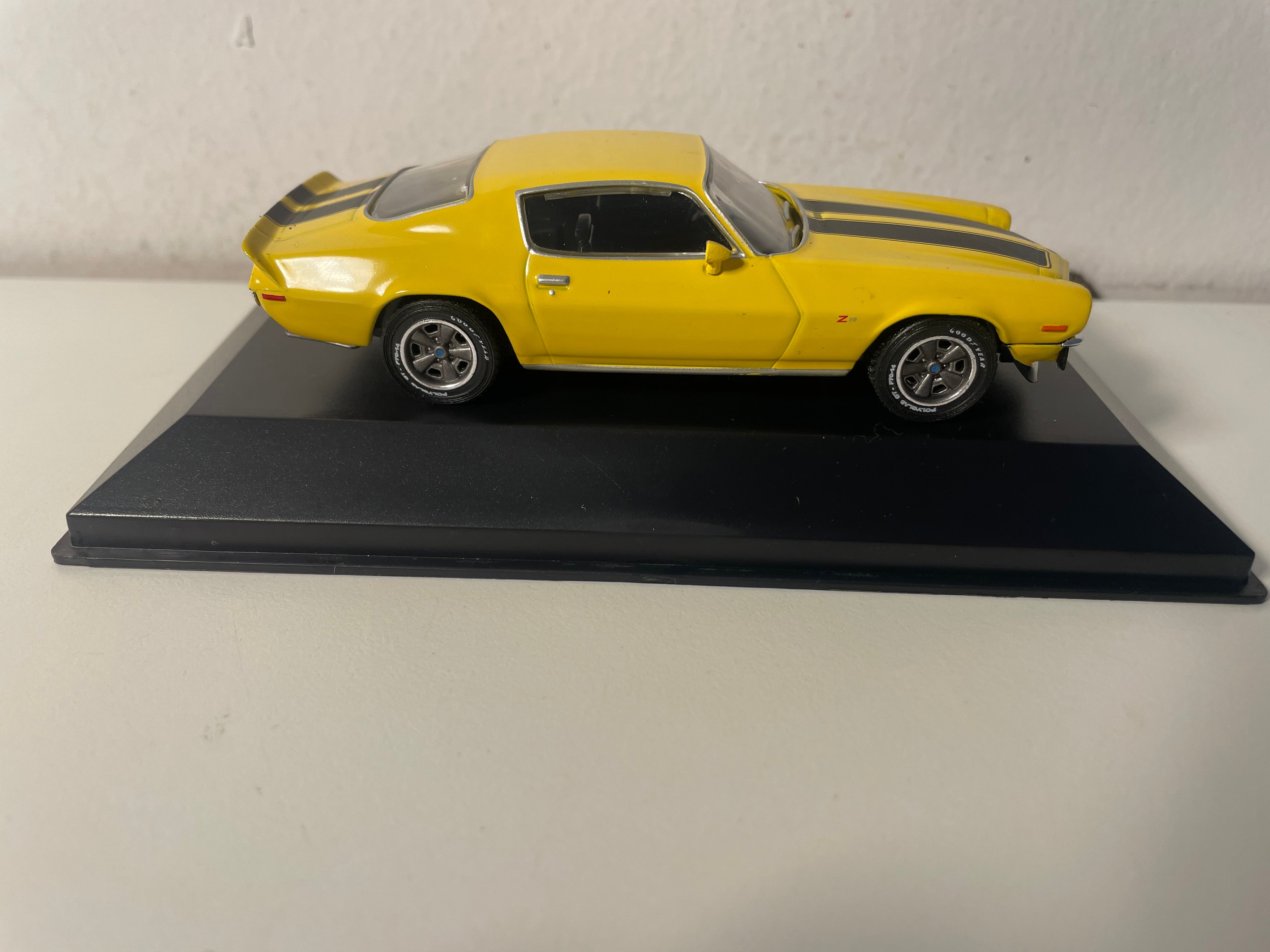 1970 Yellow and Black Chevrolet Camaro Z/28 (American Car)