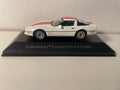 Chevrolet Corvette C4 blanche et rouge de 1984 (voiture américaine)