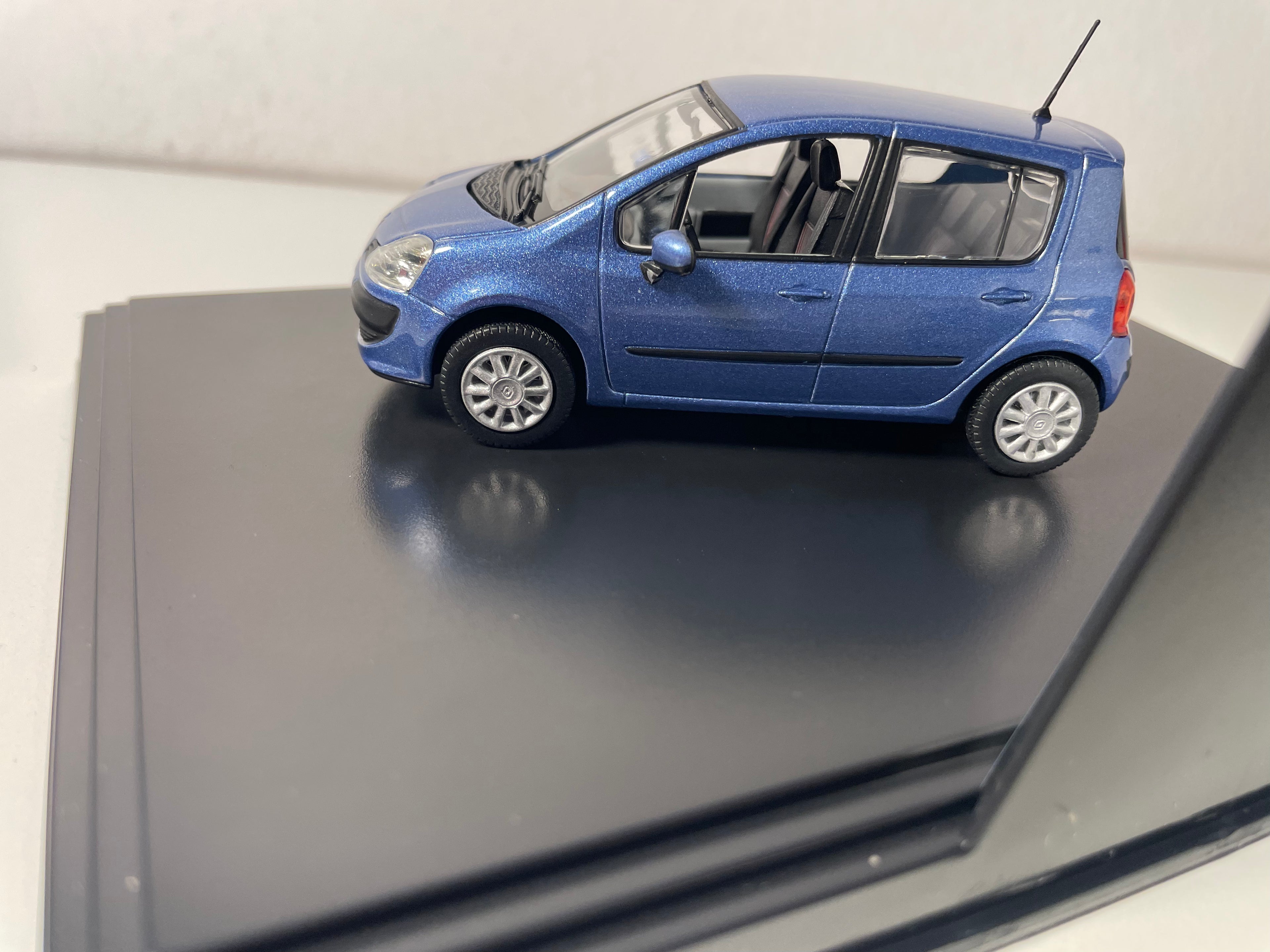 Renault Modus fase 2 azul (estrela azul) - NOREV - caixa retangular de colecionador (caixa N°13)