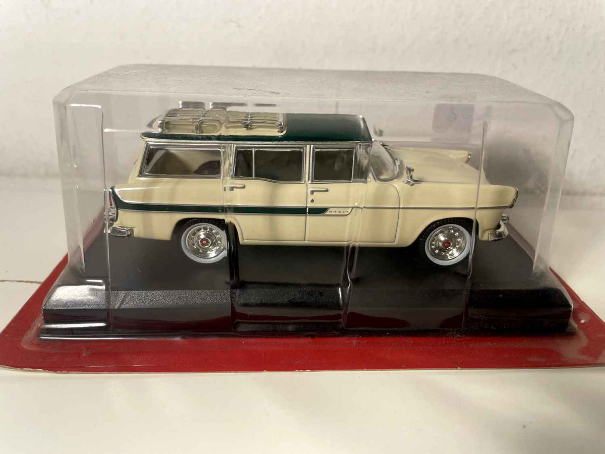 Beige Simca Marly mat gréngem Daach an Daachträger vun 1959