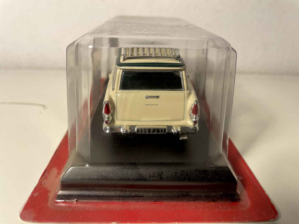 Beige Simca Marly mat gréngem Daach an Daachträger vun 1959