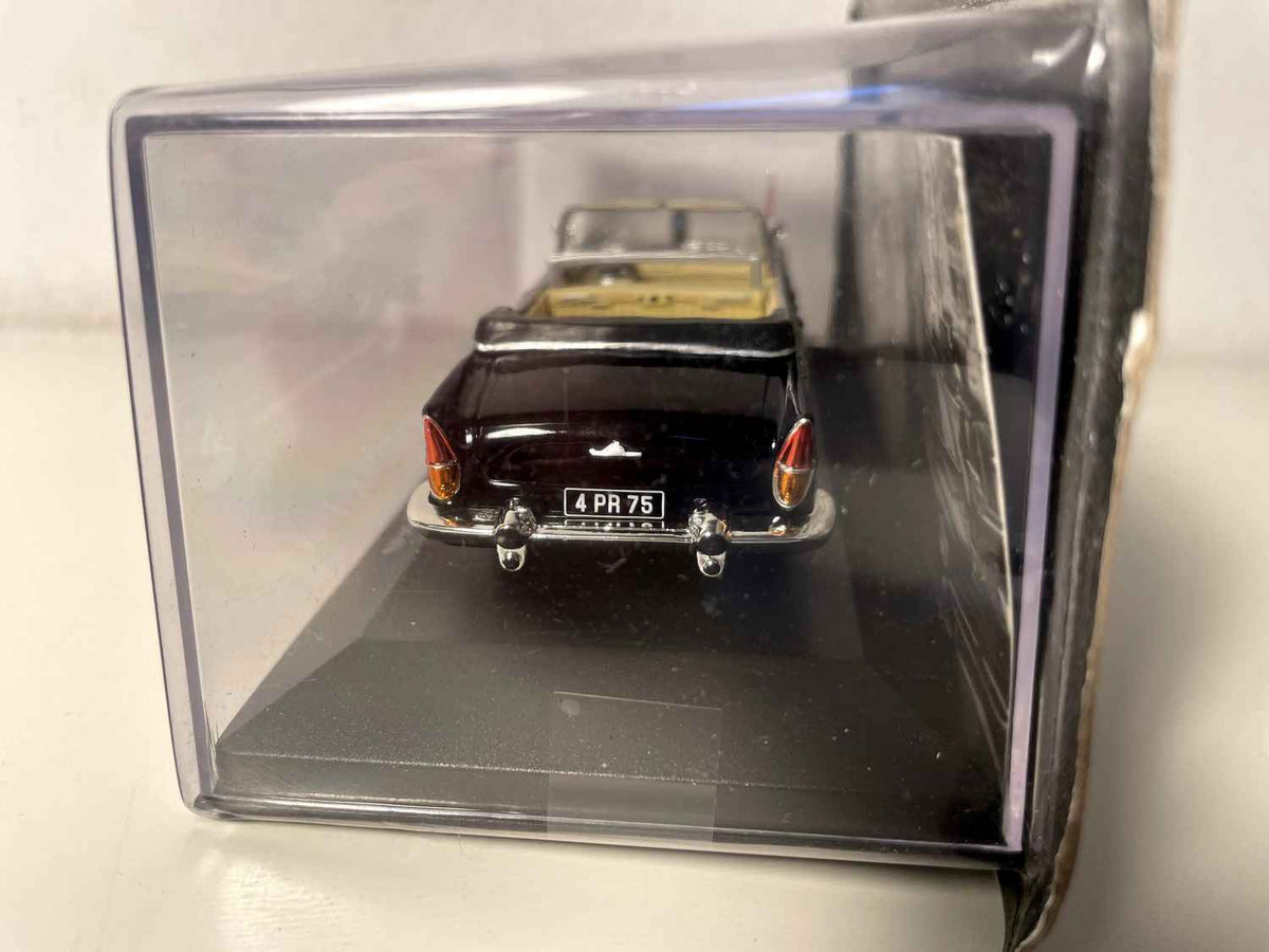 Black Simca Présidence aus 1960