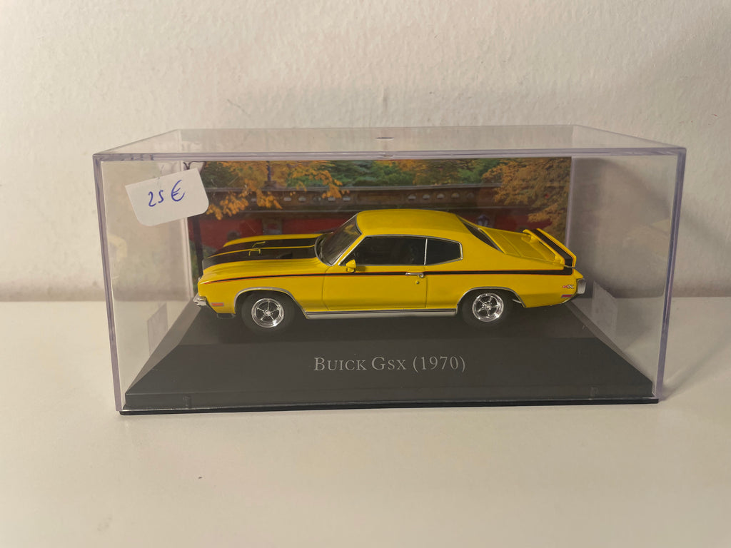 Buick GSX jaune et noire de 1970 (voiture amèricaine)