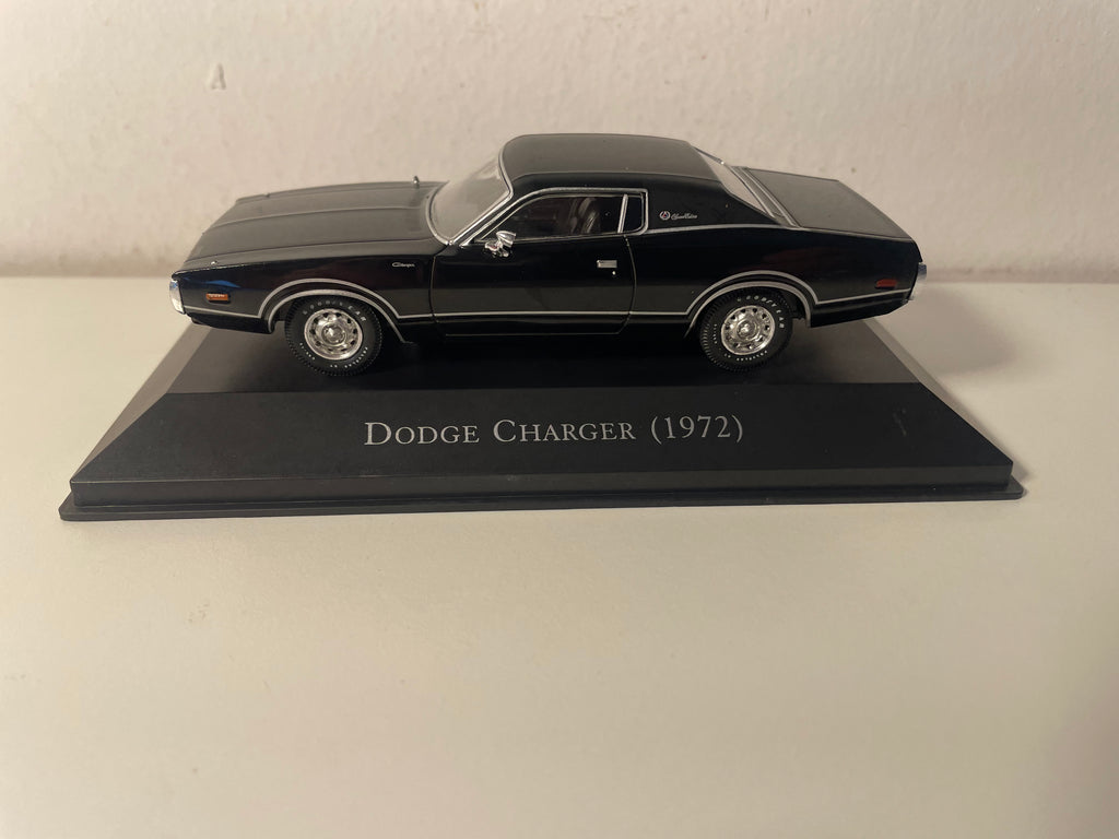 Dodge Charger noir de 1972 (voiture américaine)