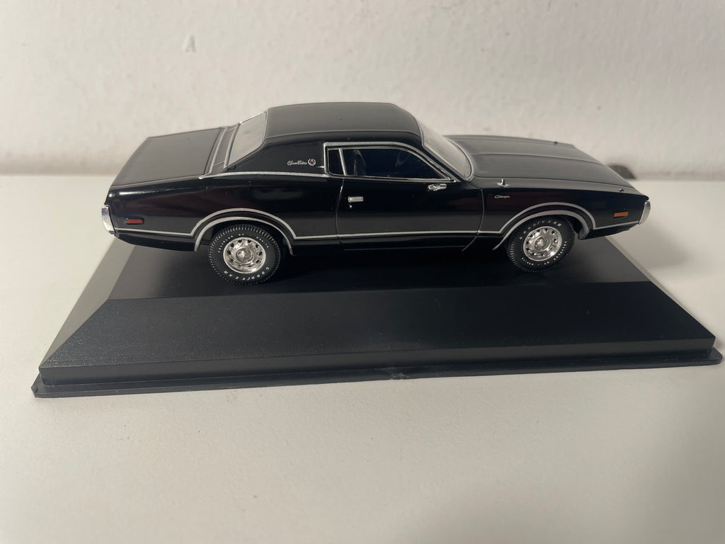 Dodge Charger noir de 1972 (voiture américaine)