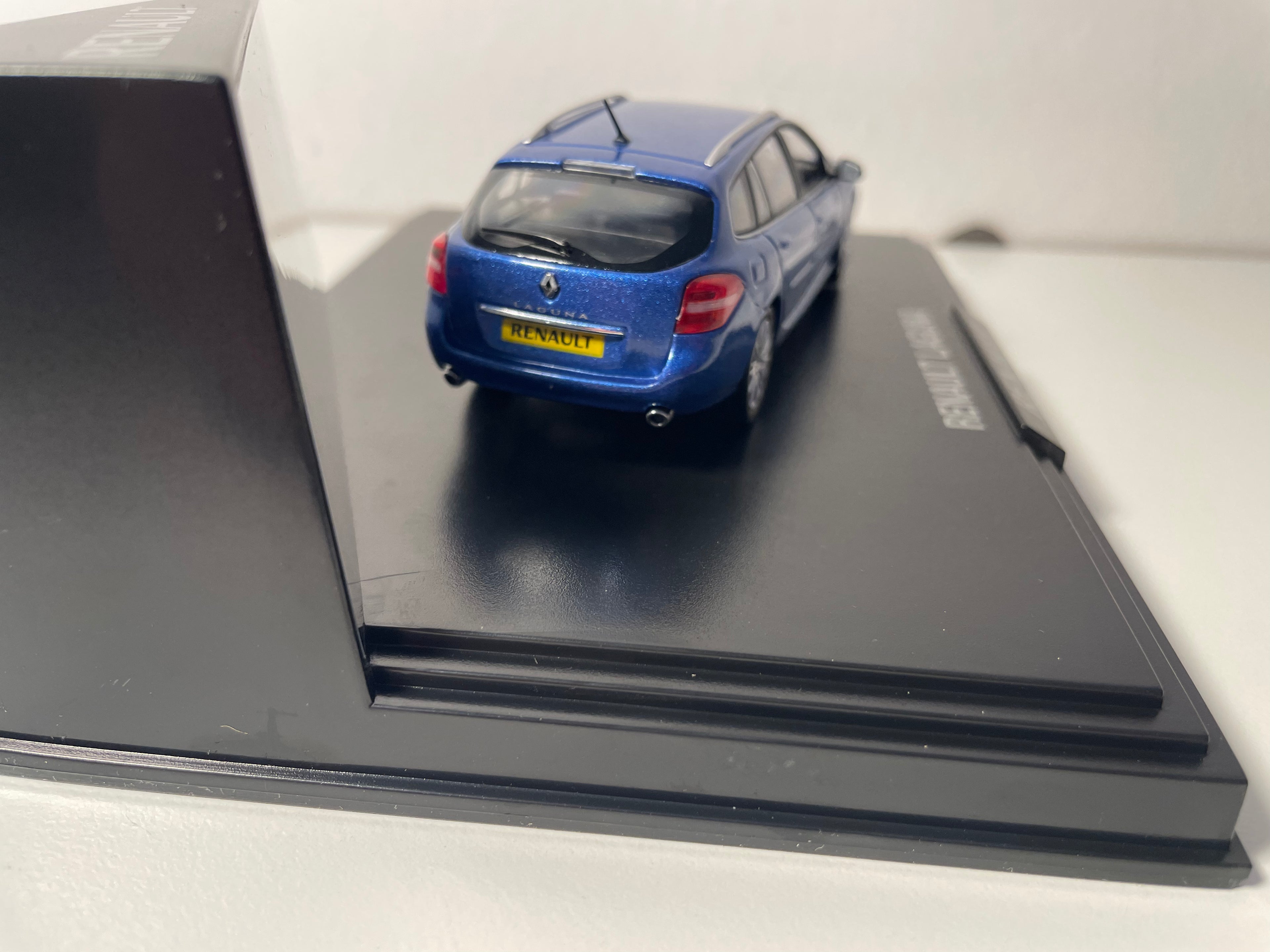 Renault Laguna bleue bleue (bleu malte) - NOREV - coffret boite rectangle (boite N°16)