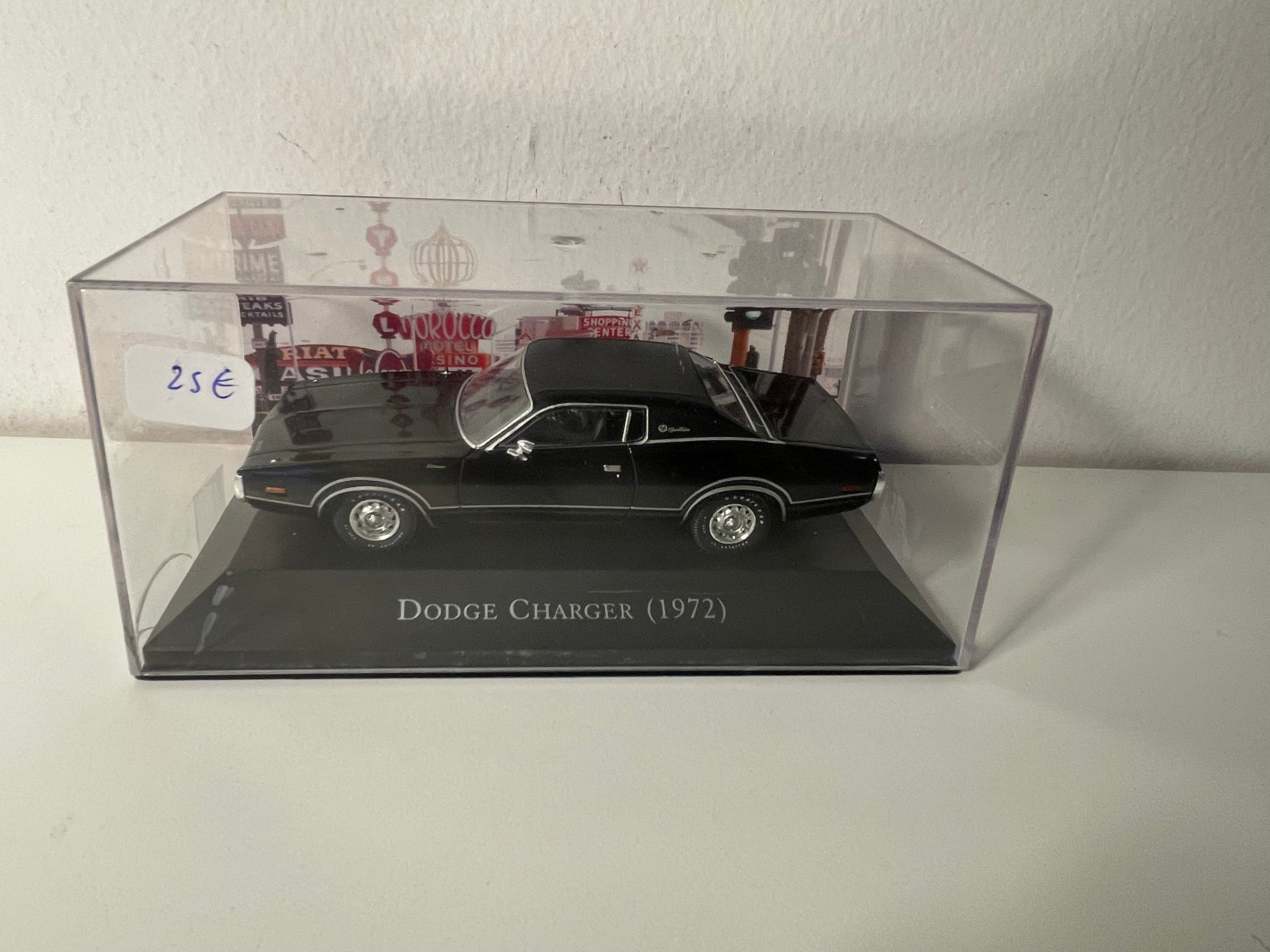 Dodge Charger noir de 1972 (voiture américaine)