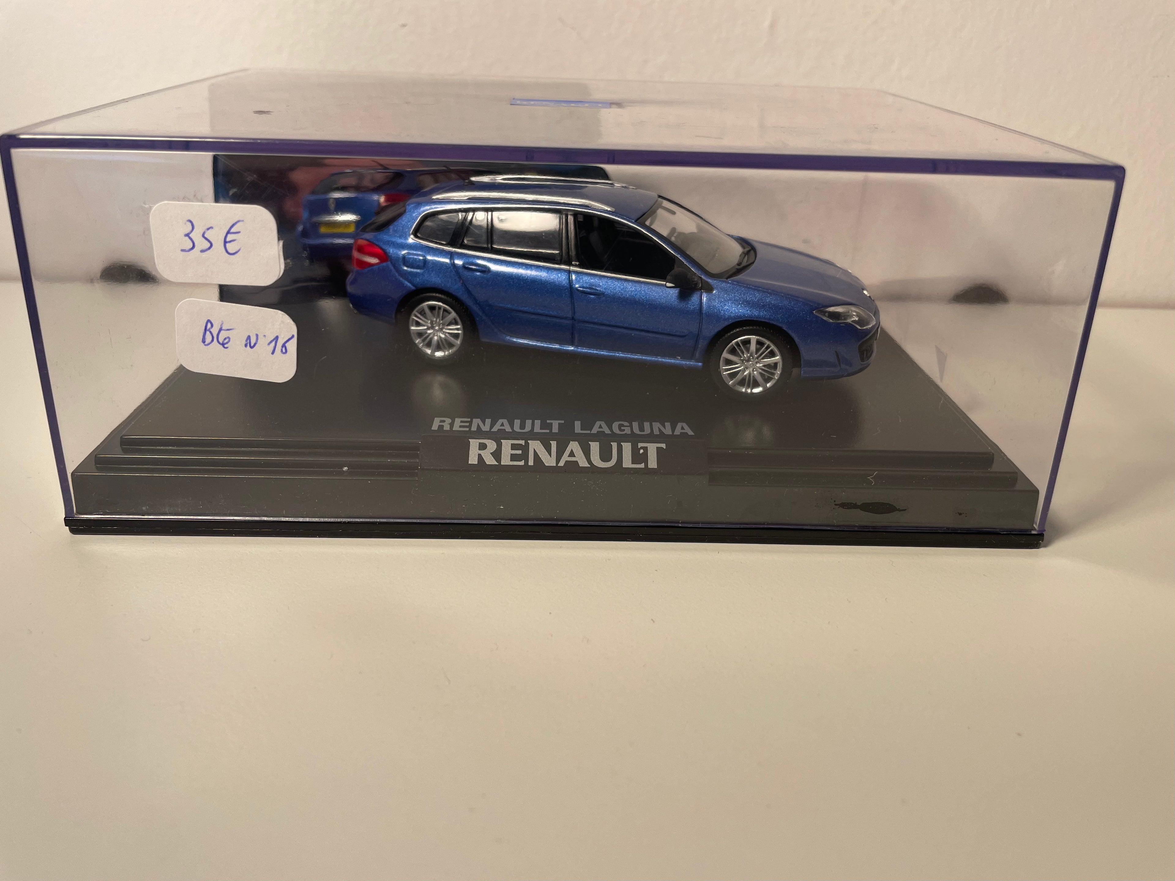Renault Laguna bleue bleue (bleu malte) - NOREV - coffret boite rectangle (boite N°16)