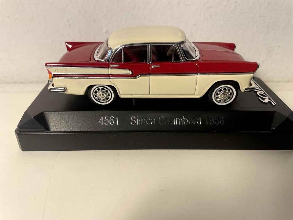 1958 Burgunder a Beige Simca Chambord (Solido Referenz 4561)
