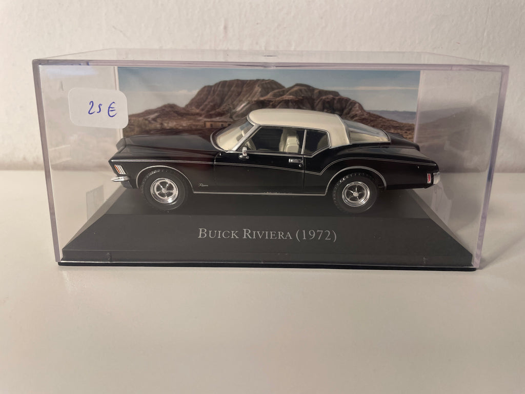 Buick Riviera noire et toit blanc de 1972 (voiture américaine)