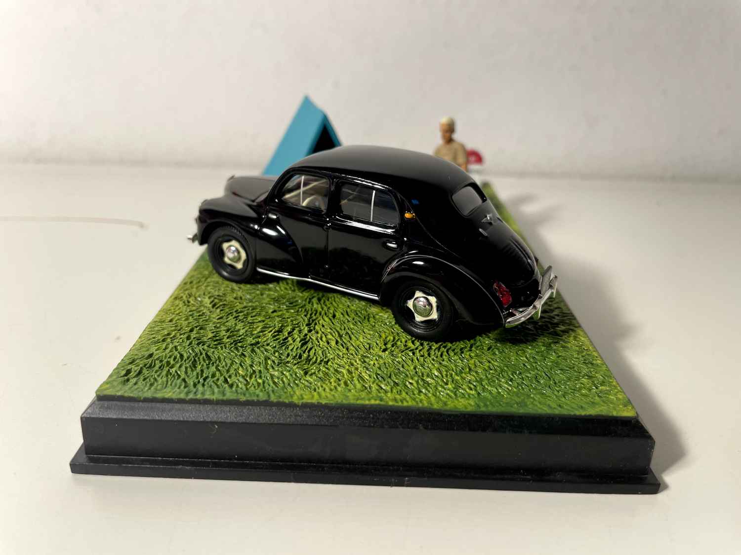 Renault 4 CV Preto - Nationale 7 - A Rota Azul