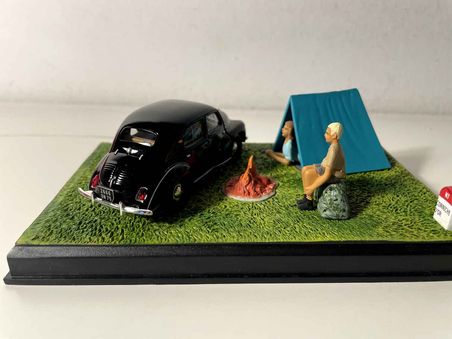 Renault 4 CV Preto - Nationale 7 - A Rota Azul