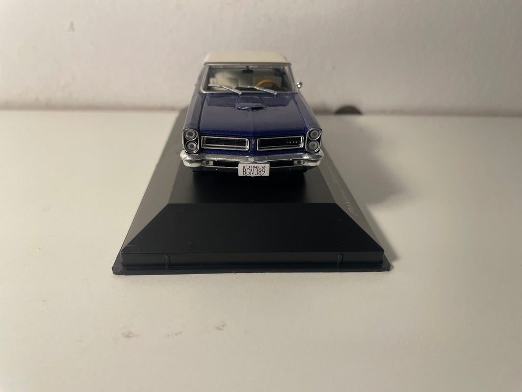 Pontiac Tempest Le Mans GTO Convertible azul de 1965 (coche americano)