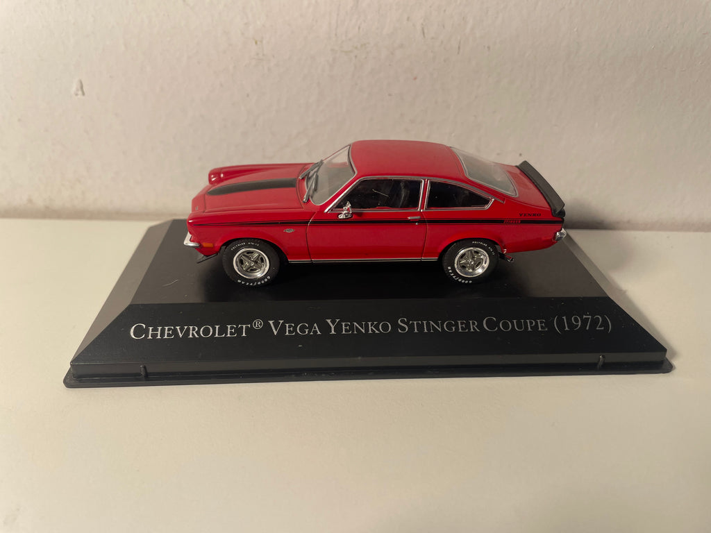 Chevrolet Vega Yenko Stinger Coupé rojo de 1972 (coche americano)