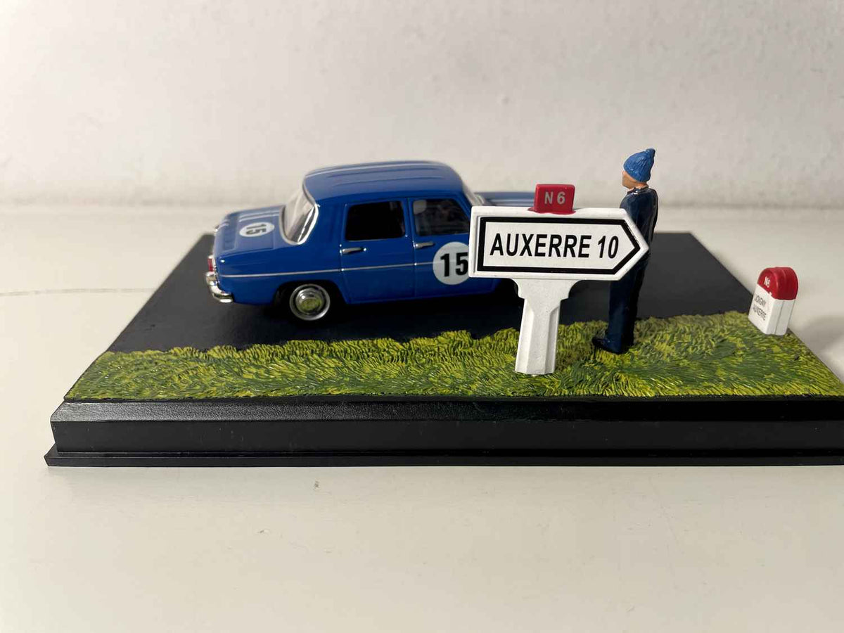 Renault 8 Gordini blou mat der Nummer 15 - La Nationale 7 - d’blou Strooss