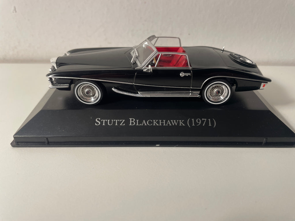 1971 Stutz Blackhawk Black (American Car)