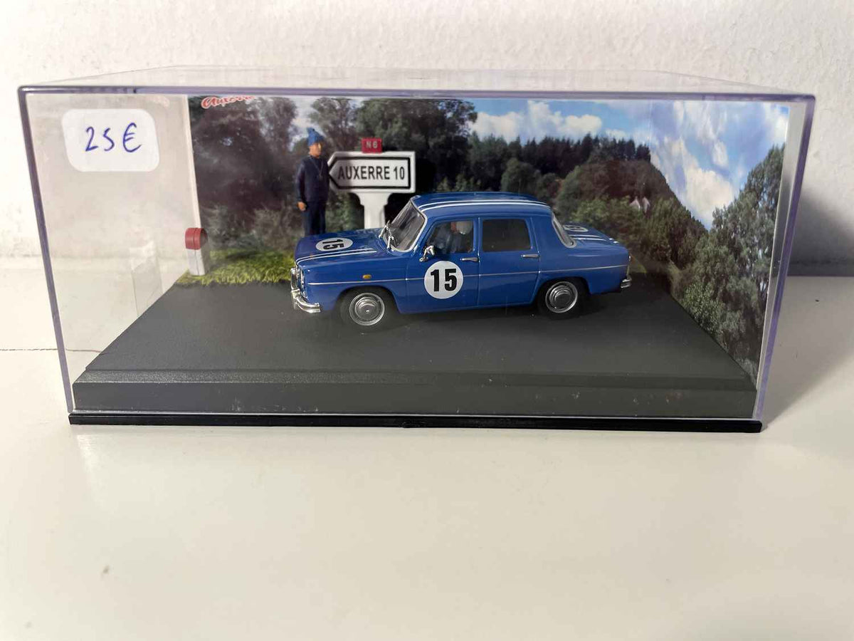 Renault 8 Gordini blou mat der Nummer 15 - La Nationale 7 - d’blou Strooss