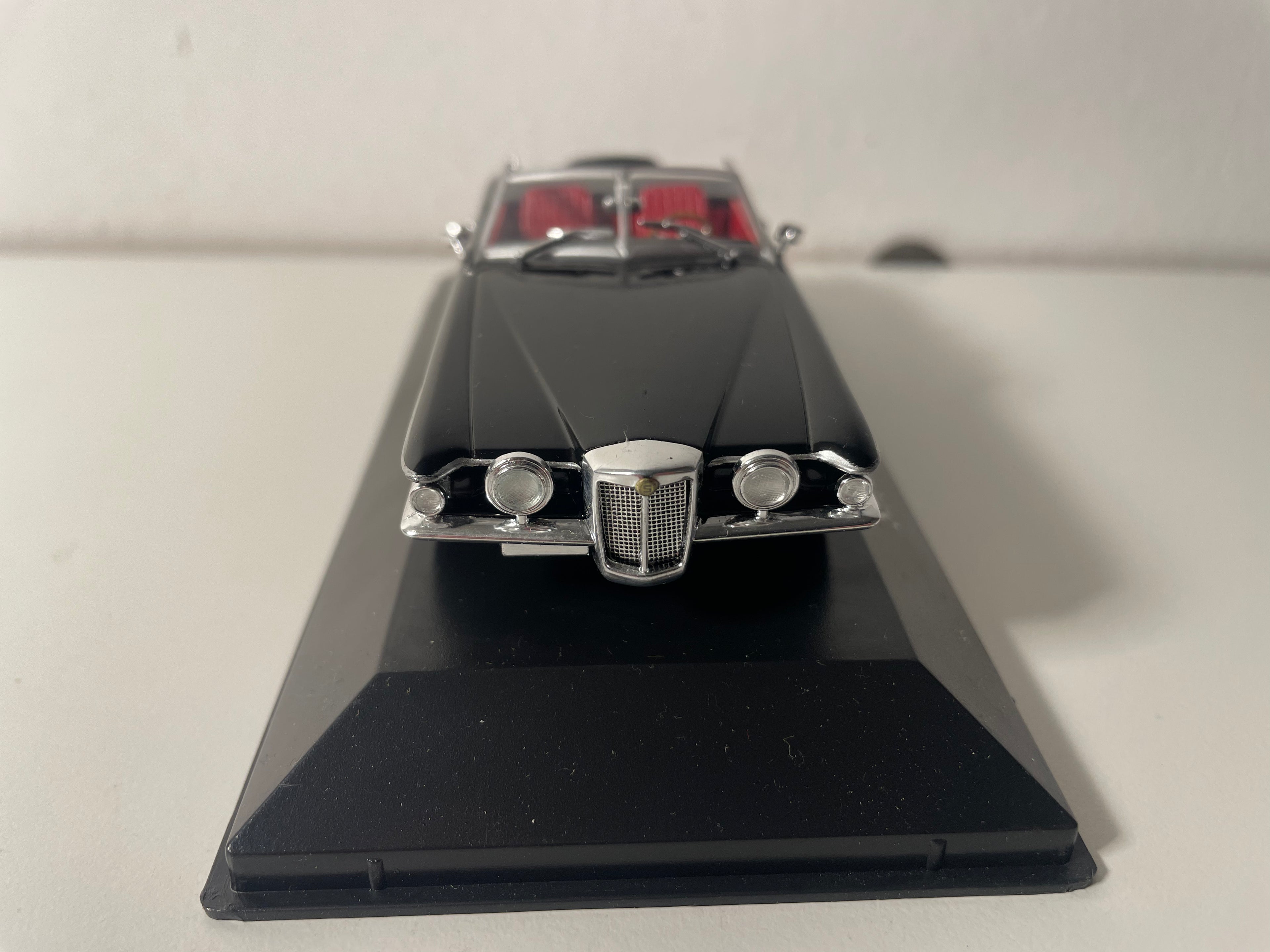 1971 Stutz Blackhawk Black (American Car)