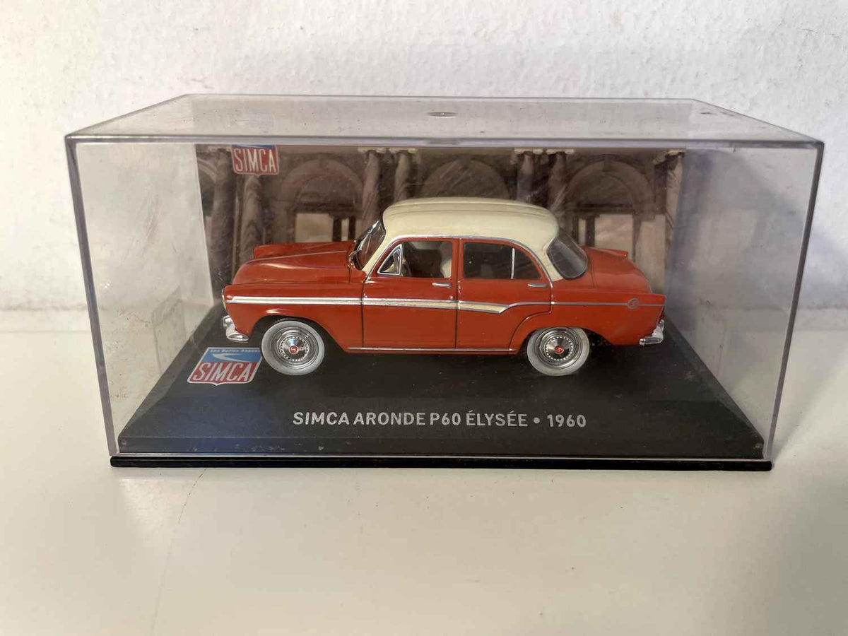 Dach SIMCA Aronde P60 Elysée czerwono-pomarańczowo-beżowy z 1960 roku