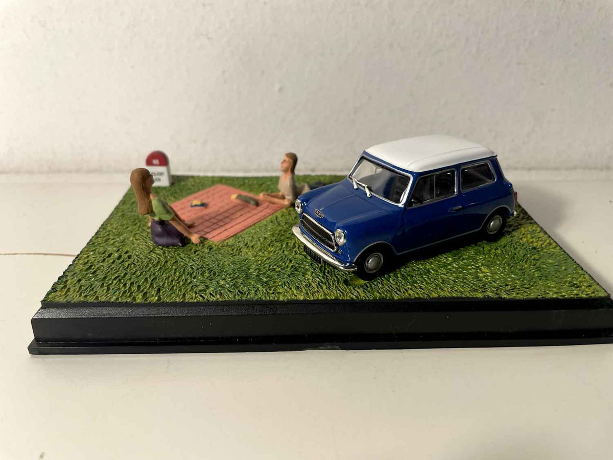 Austin mini blo - La Nationale 7 - déi blo Strooss