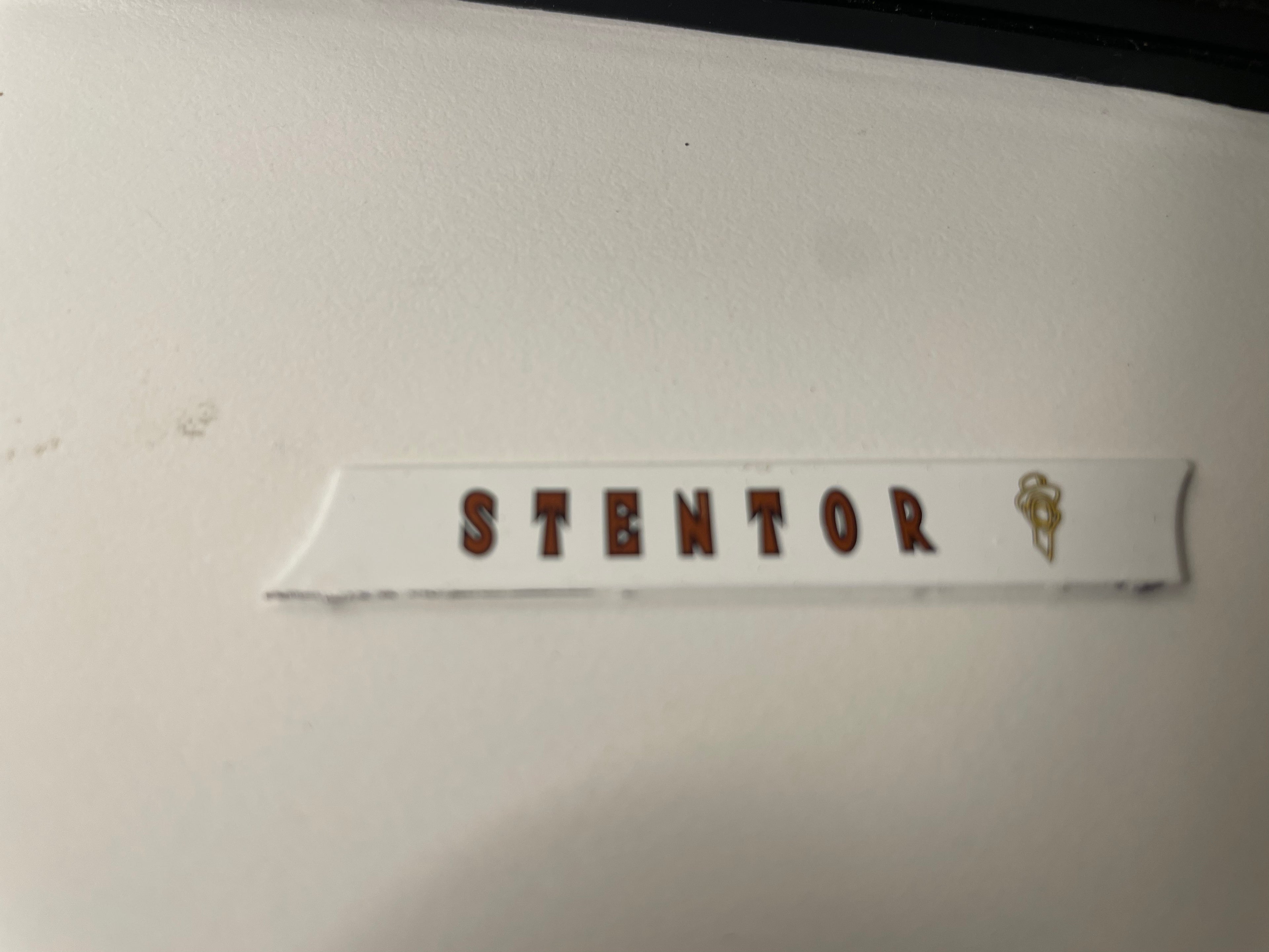 Citroën tipo HY castanho com teto branco de 1962 com publicidade para café STENTOR (veículo sem proteção)