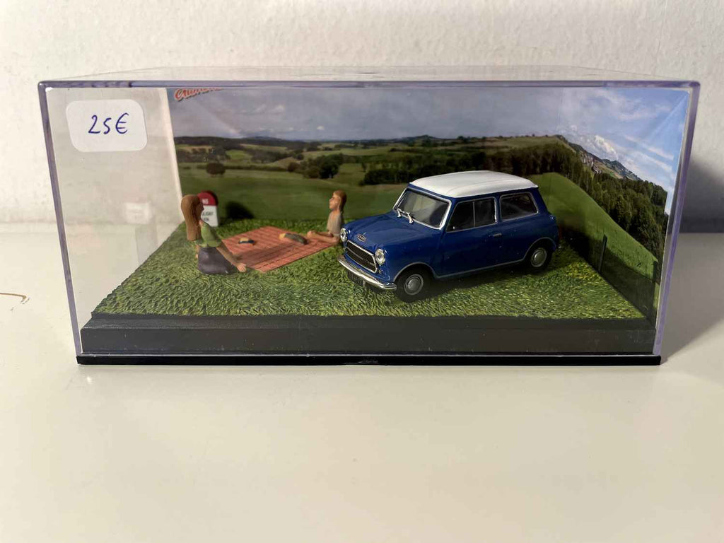Austin mini blo - La Nationale 7 - déi blo Strooss