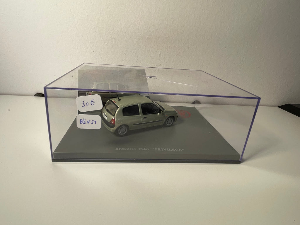 Renault Clio Privilège Green - UNIVERSAL HOBBIES - Rectangular Box Set (Box No. 21)
