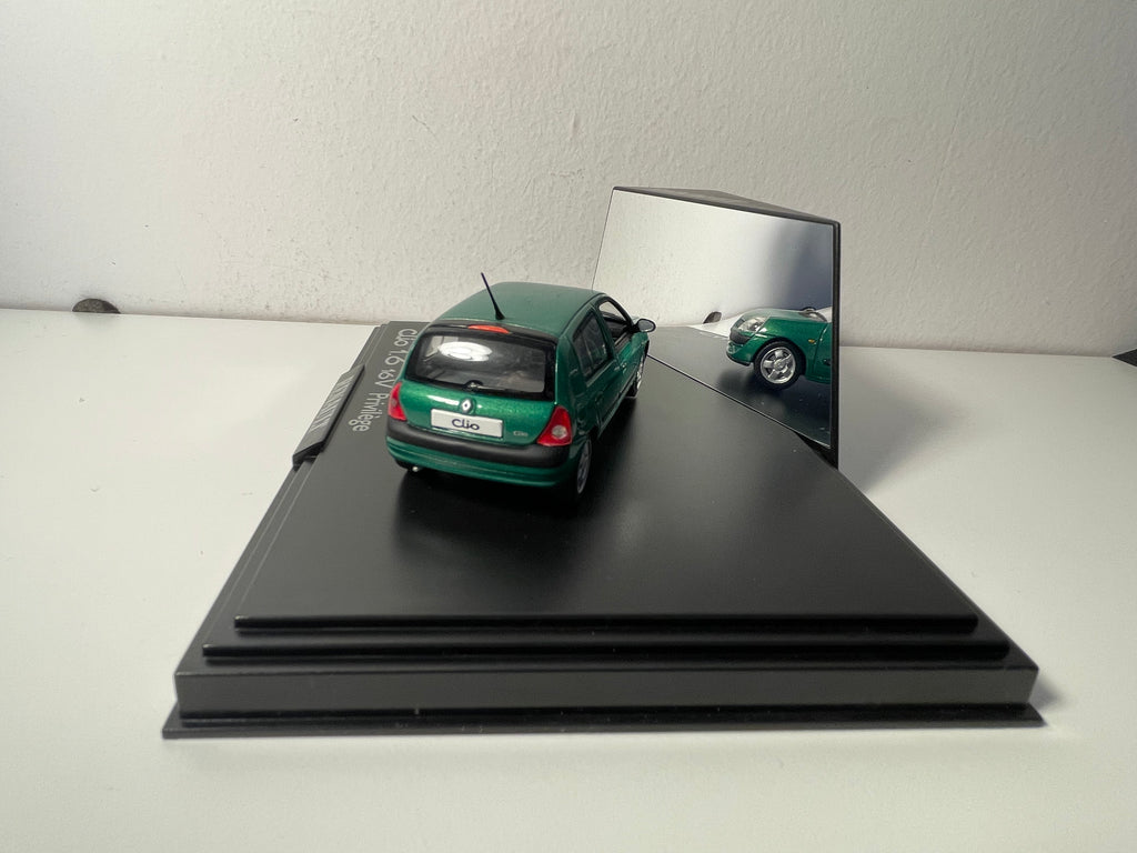 Renault Clio 1.6 16V Privilège zielona - NOREV - pudełko prostokątne (pudełko nr 22)