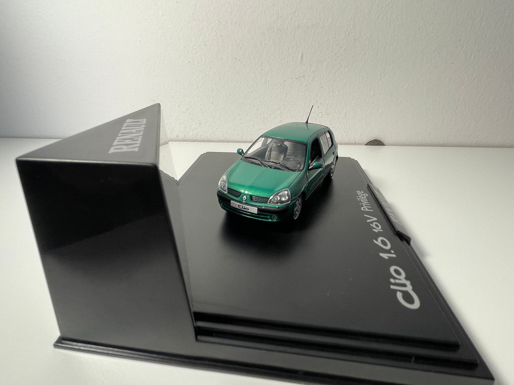 Renault Clio 1.6 16V Privilège zielona - NOREV - pudełko prostokątne (pudełko nr 22)