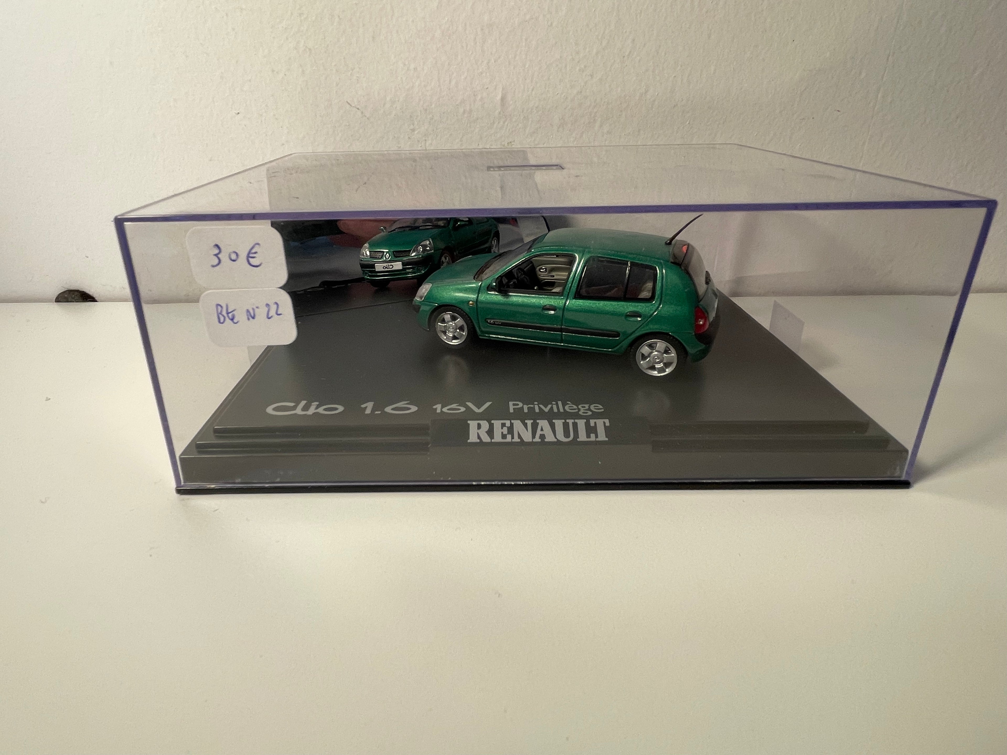 Renault Clio 1.6 16V Privilège zielona - NOREV - pudełko prostokątne (pudełko nr 22)