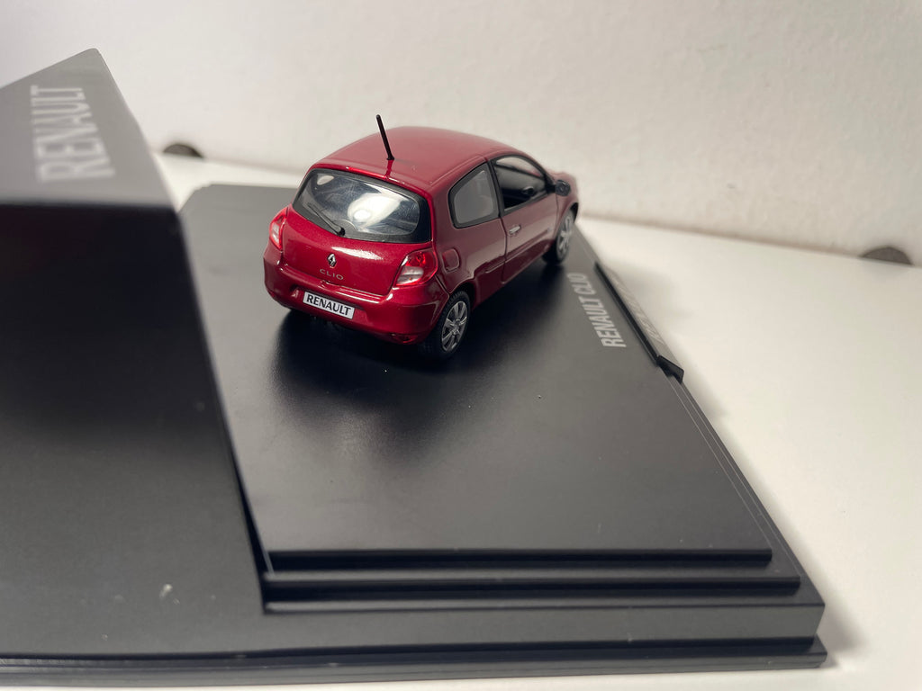 Dunkelrote Renault Clio (Rot Dyna) - NOREV - Rechteckiges Boxset (Box Nr. 23)