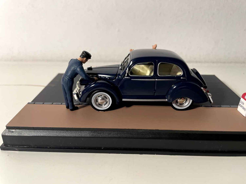 Panhard Dyna X bleue foncée - La Nationale 7 - La route bleue