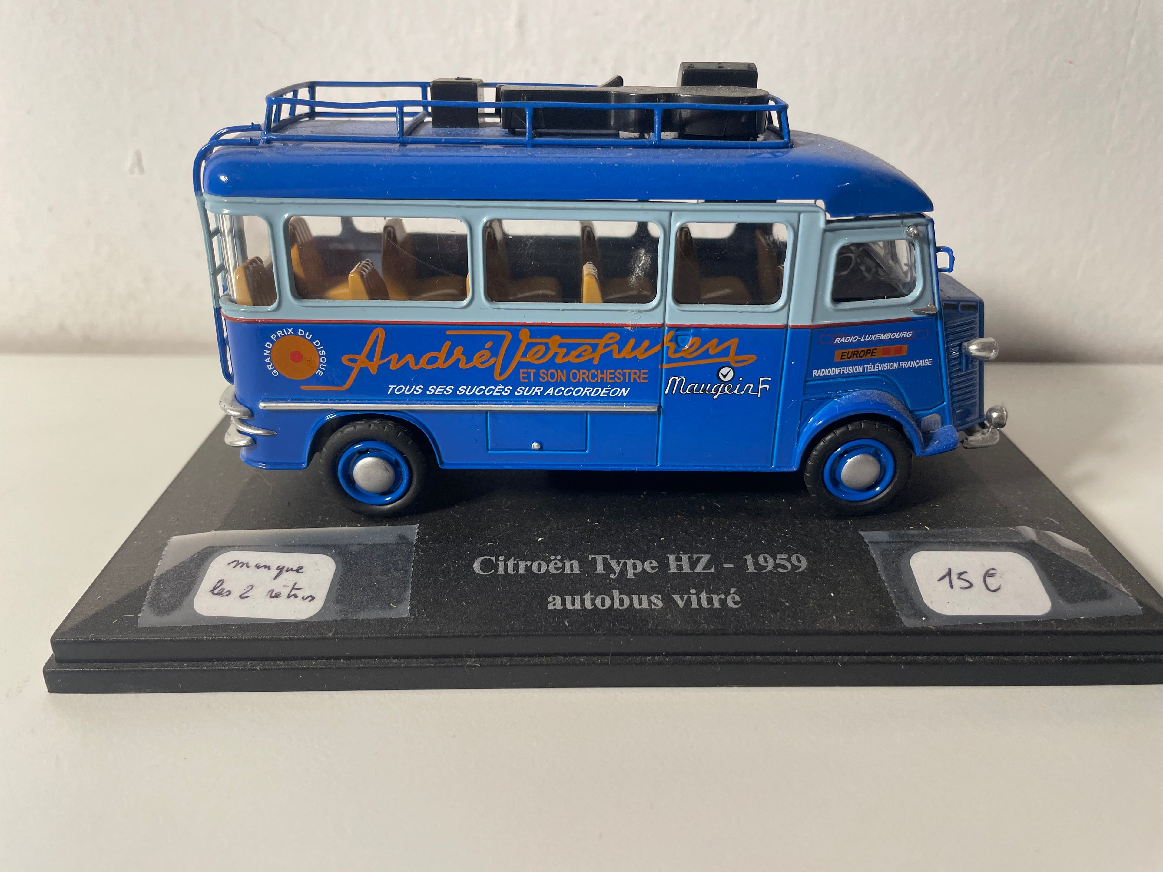 Citroën tipo HZ azul de 1959 - autobús acristalado de André Verchuren (vehículo sin protección y faltan los 2 espejos)