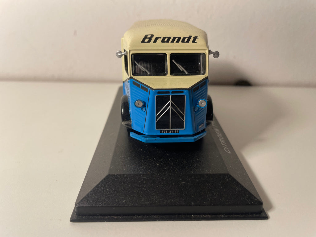 Citroën type H bleu et beige avec publicité BRANDT (véhicule sans protection)