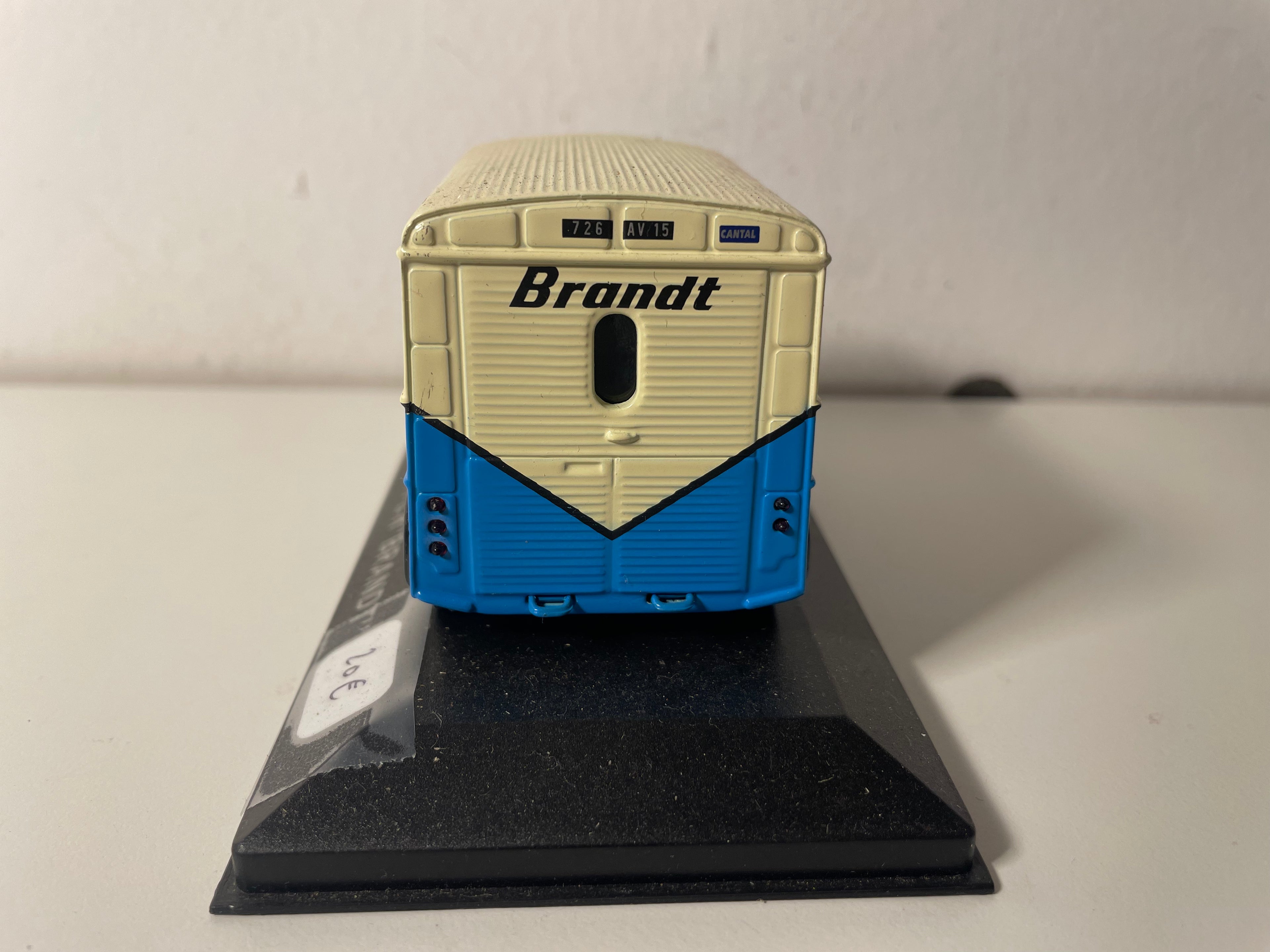 Citroën type H bleu et beige avec publicité BRANDT (véhicule sans protection)