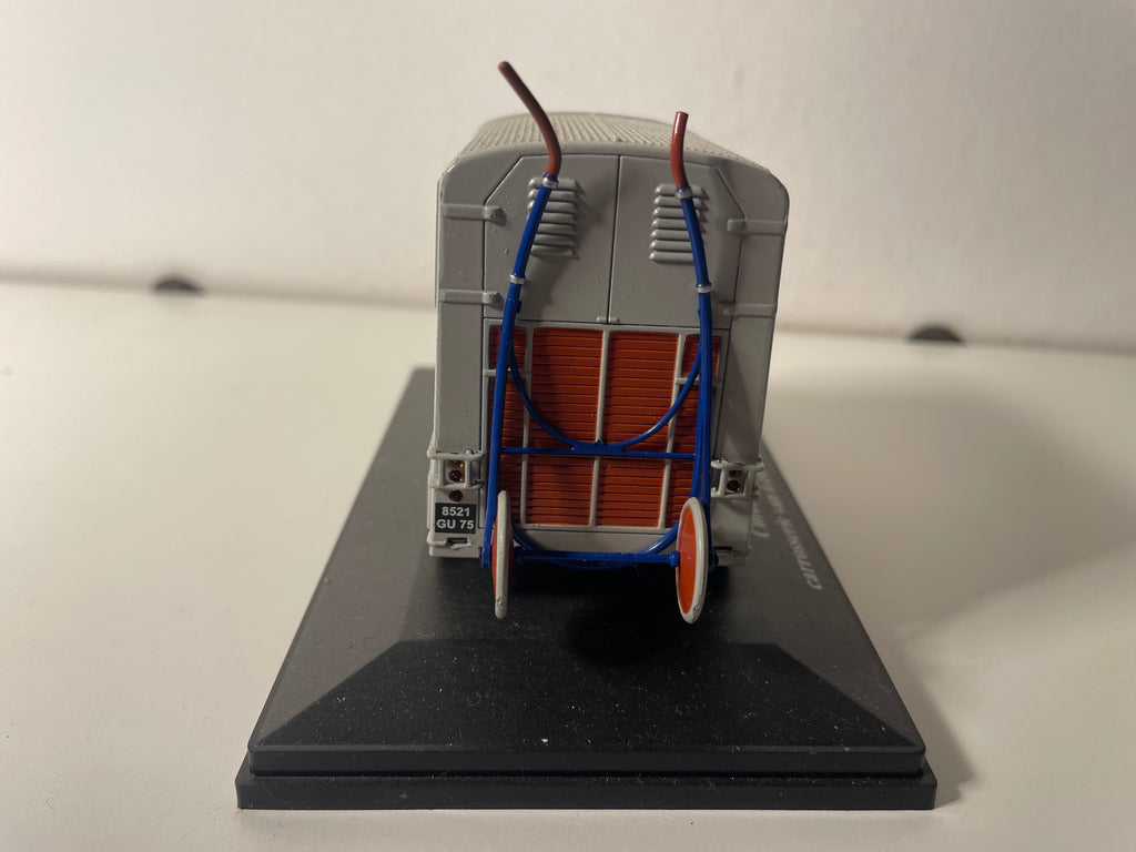 Citroën typ H grof a brong aus 1958 - Frachtcabine fir Paerd Heuliez (Päerd vertragten ohne Schutzen)