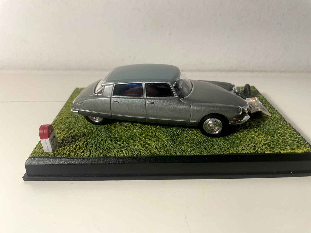 Citroën DS 19 Pallas cinza - La Nationale 7 - a estrada azul