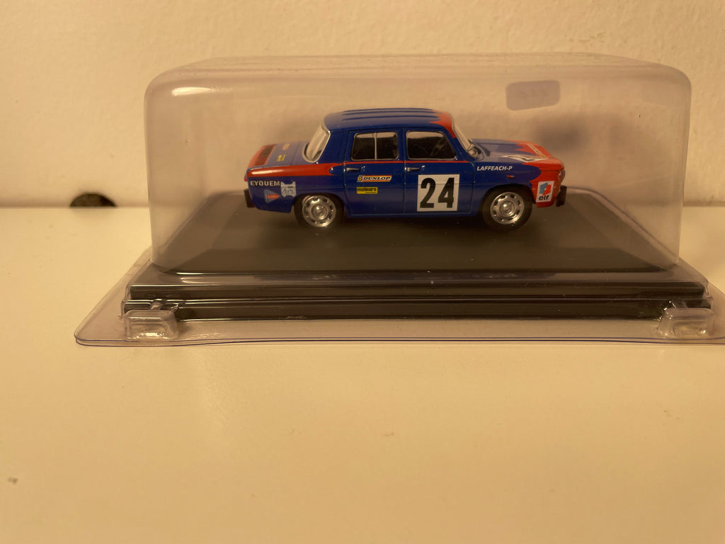 Renault 8 Gordini niebieska, biała i czerwona numer 24 - Coupe 1969