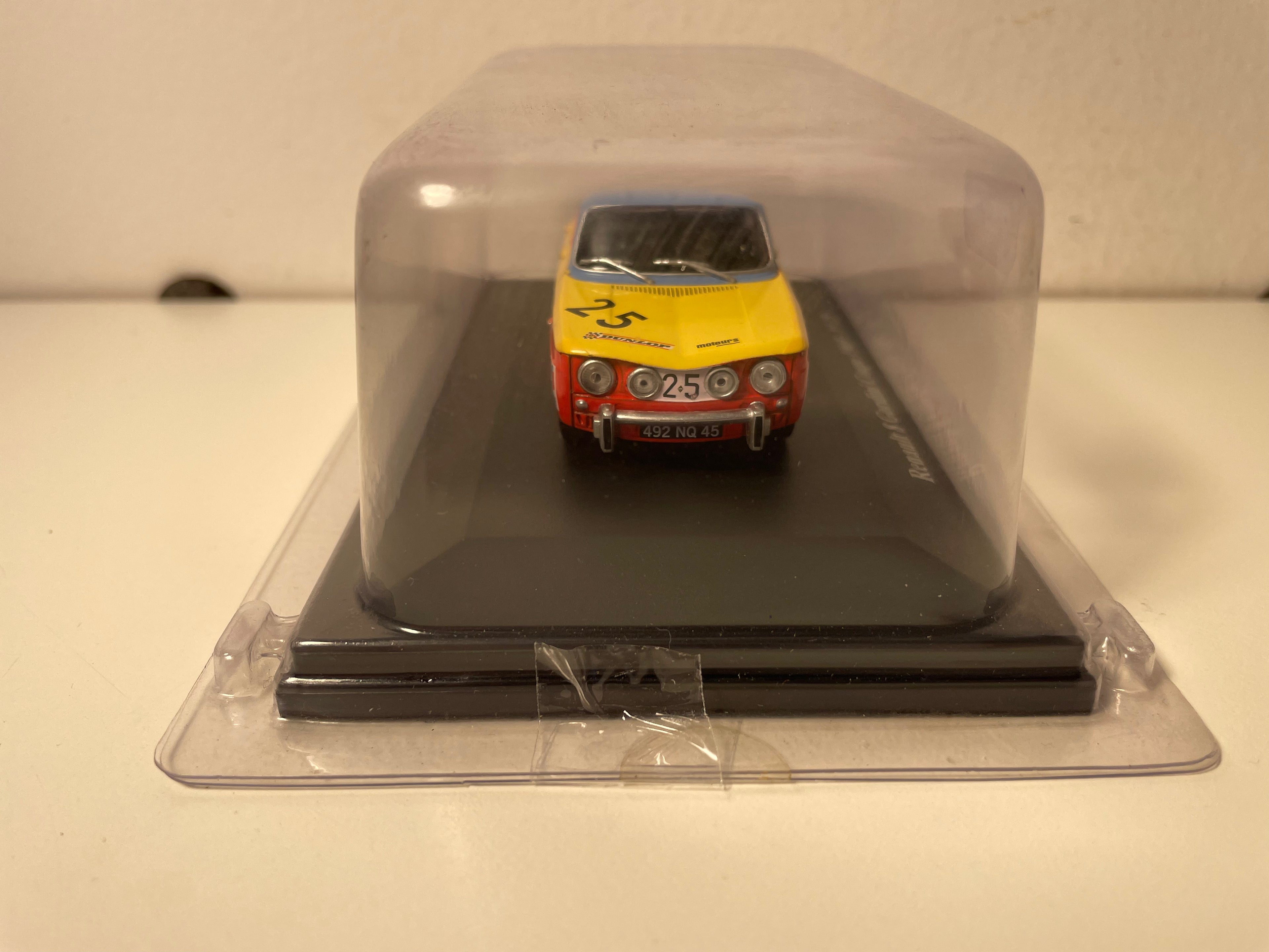 Renault 8 Gordini rout, giel an bloo Nummer 25 - Coupe 1969