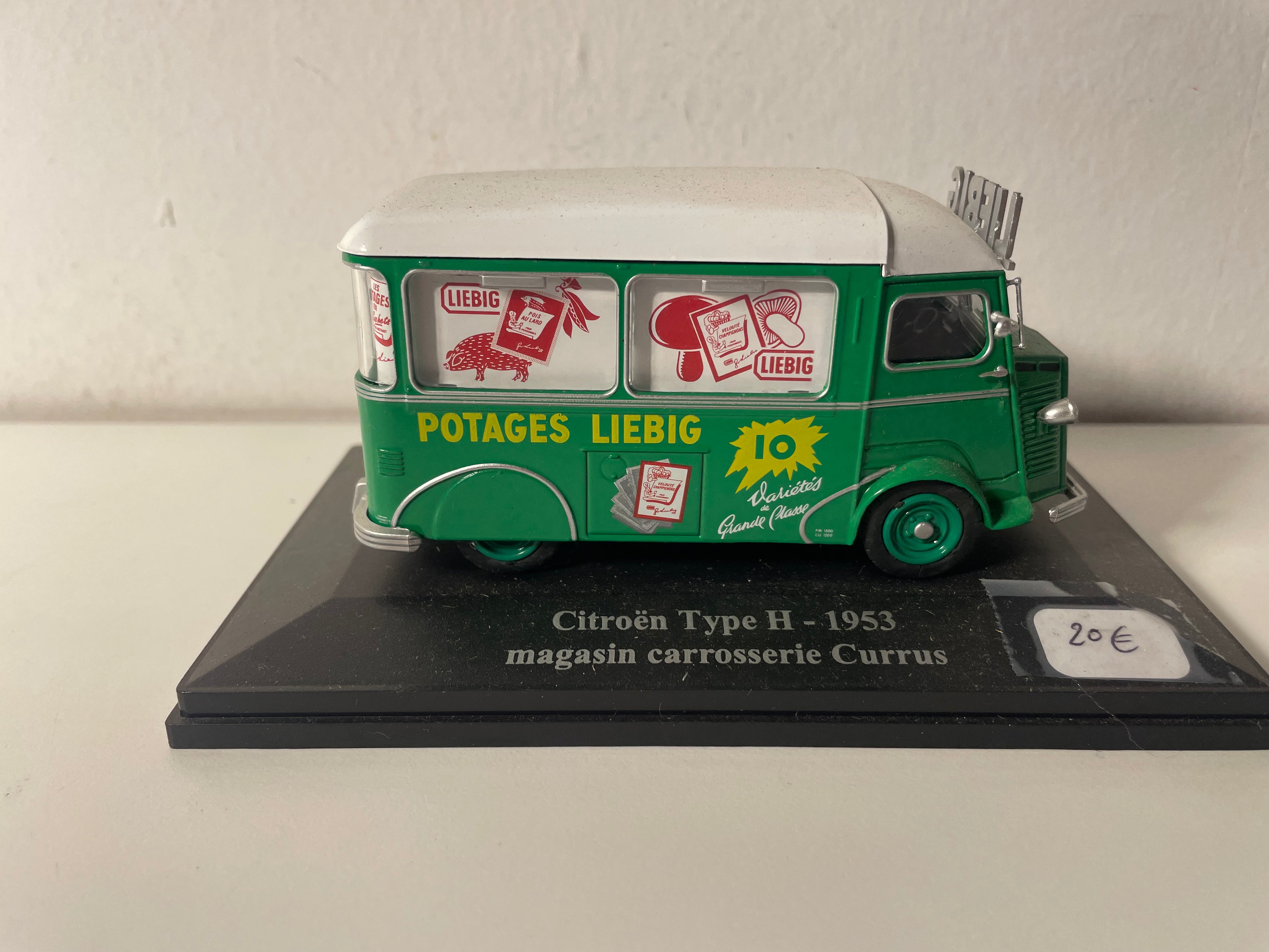 Citroën type H vert et blanc de 1953  carrosserie Currus - avec publicité POTAGES LIEBIG (véhicule sans protection)