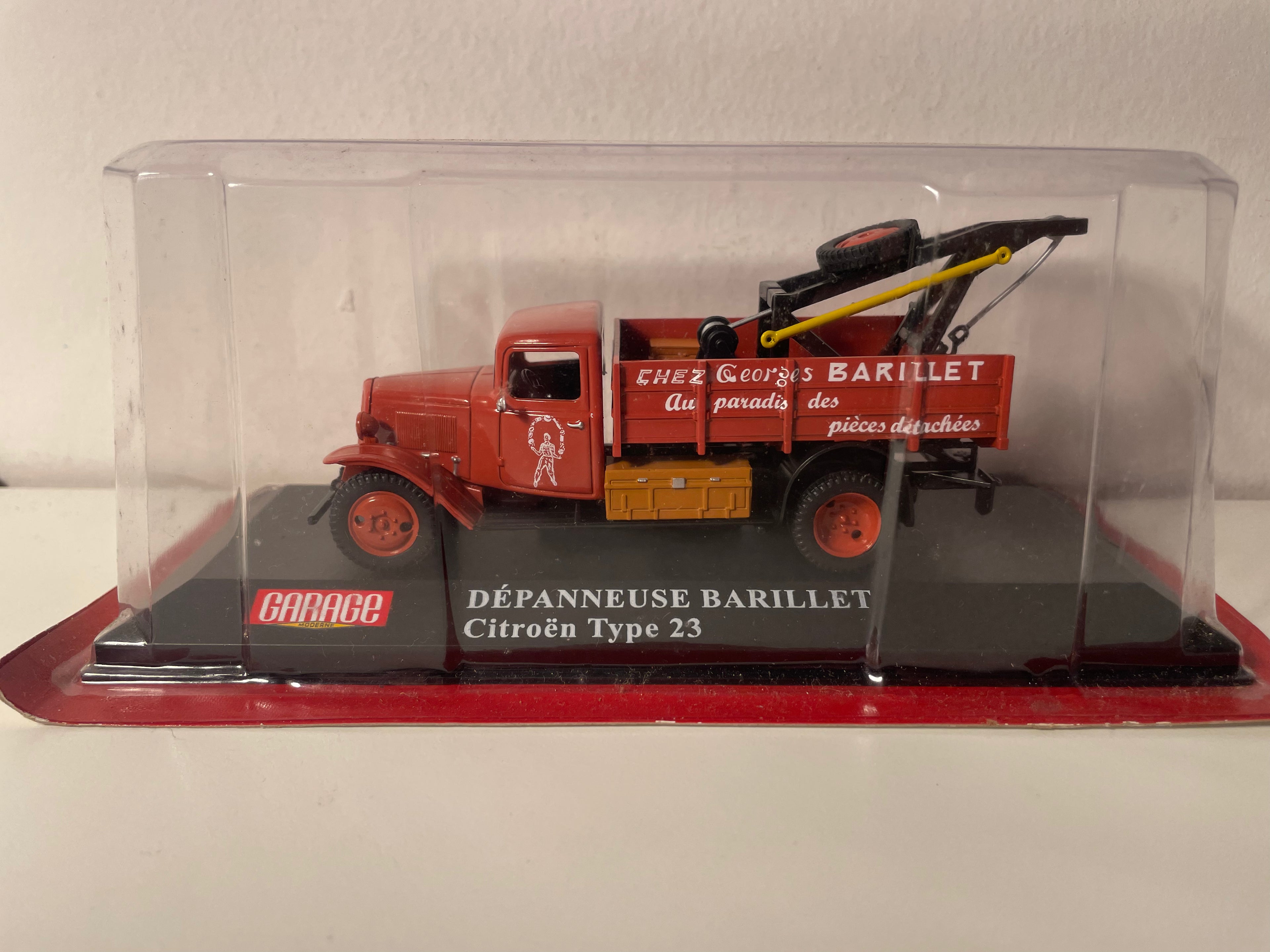 Camion dépanneuse Citroën type 23 marron - Garage chez Georges BARILLET - collection Garage Moderne