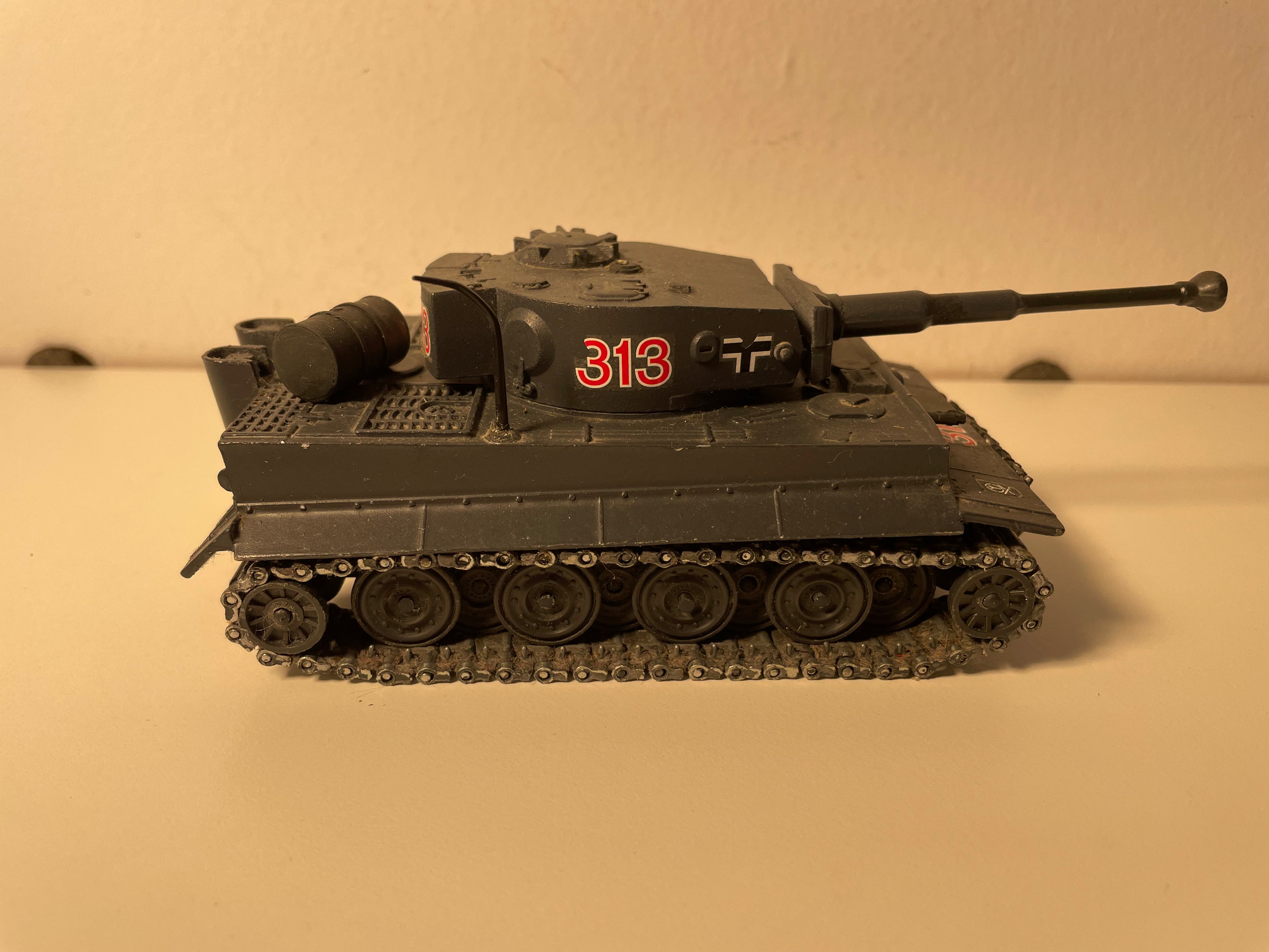 Veículo Militar - Tanque Tigre Solido N°222 12/1969 (fabricação francesa)
